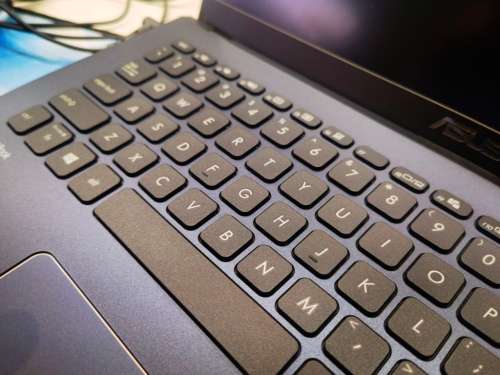 Very Fast!!*10th GEN*ASUS EXPERTBOOK P1510CJ*i5-1035G1*8GB RAM*256GB SSD*FHD*UHD GRAPHICS*WARRANTY