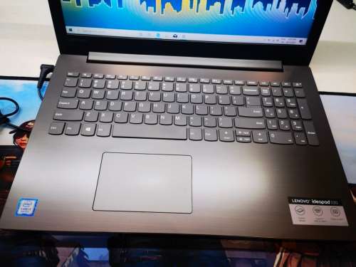 *BEAUTIFUL 8th GEN*LENOVO 330*i3-8130U*1000GB*HD*8GB DDR4*