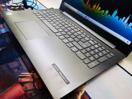 *BEAUTIFUL 8th GEN*LENOVO 330*i3-8130U*1000GB*HD*8GB DDR4*