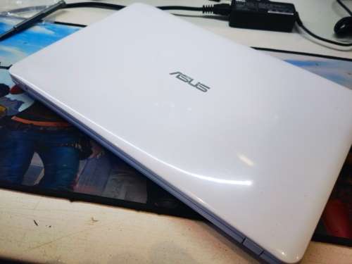 *STUNNING*ASUS A514S*N3060*2GB*500GB*HD GRAPHICS*DVD*