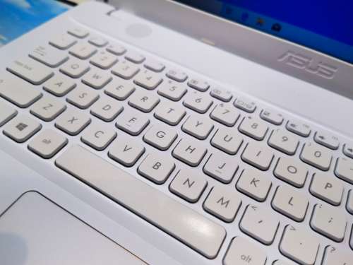 *STUNNING*ASUS A514S*N3060*2GB*500GB*HD GRAPHICS*DVD*