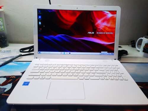 *STUNNING*ASUS A514S*N3060*2GB*500GB*HD GRAPHICS*DVD*