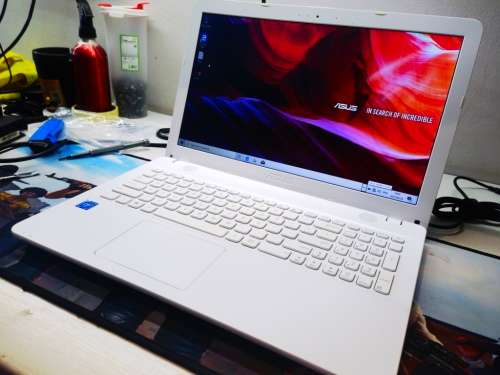*STUNNING*ASUS A514S*N3060*2GB*500GB*HD GRAPHICS*DVD*