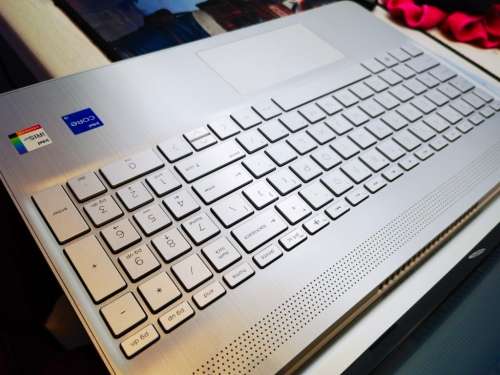 AS BRAND NEW!*11TH GEN BEAST!*HP NOTEBOOK 15s*i7-1165G7*8GB DDR4*512GB SSD*FHD*BACKLIT