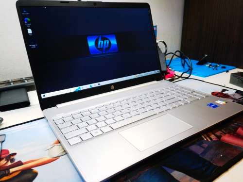 AS BRAND NEW!*11TH GEN BEAST!*HP NOTEBOOK 15s*i7-1165G7*8GB DDR4*512GB SSD*FHD*BACKLIT