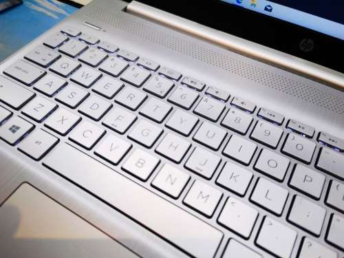 AS BRAND NEW!*11TH GEN BEAST!*HP NOTEBOOK 15s*i7-1165G7*8GB DDR4*512GB SSD*FHD*BACKLIT