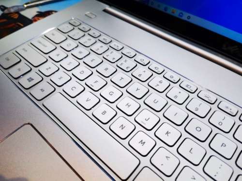 ULTIMATE BEAST!*DELL INSPIRON 17 7737*i7-4510u*NVIDIA GT740M*16GB RAM*512GB SSD*17.3`FHD*BACKLIT*