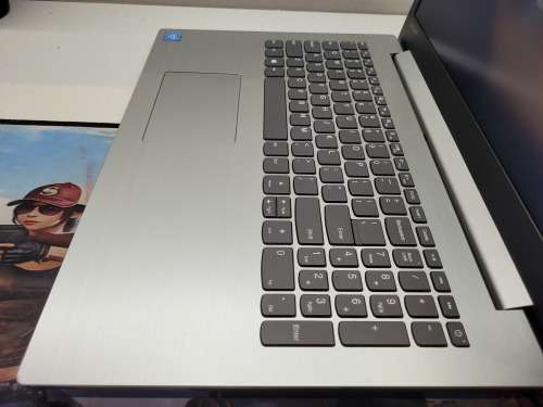 LATE ENTRY!*STUNNING 8th GEN*LENOVO ideapad 330*N4000*8GB DDR4*500GB*UHD 600 GRAPHICS*