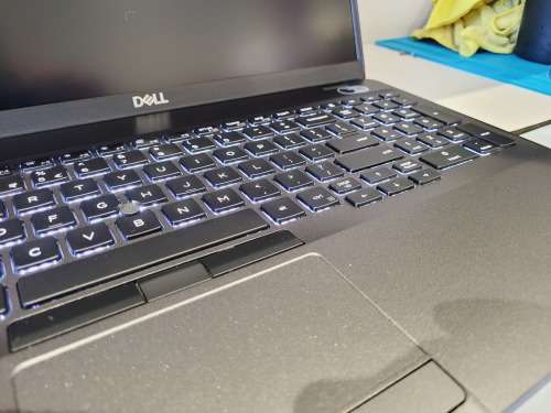 VERY FAST*MINT*8TH GEN QUAD CORE*DELL LATITUDE 5500*i7-8665U*16GB*UHD 620*256GB SSD*FULL HD*