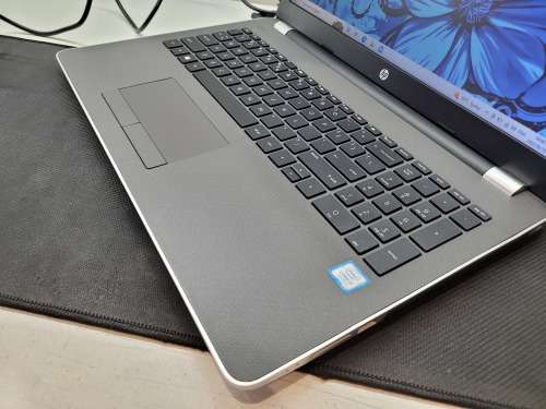VERY FAST!*HIGH SPEC!*LATEST MODEL*HP 250 G6*7TH GEN i5-I5-7200u*8GB DDR4*240GB SSD*