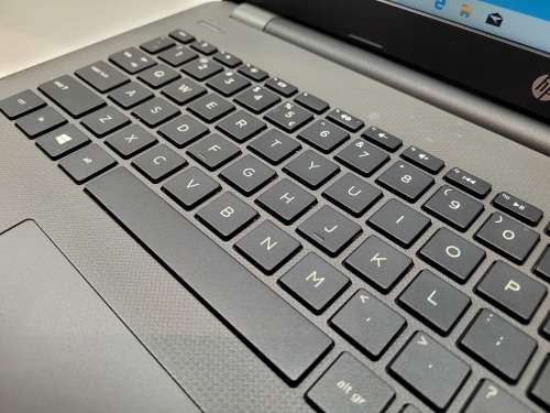 OFFICE SPEC*HP 250 G6*i3-5005U*4GB RAM*1000GB HDD*15.6` HD**DVD
