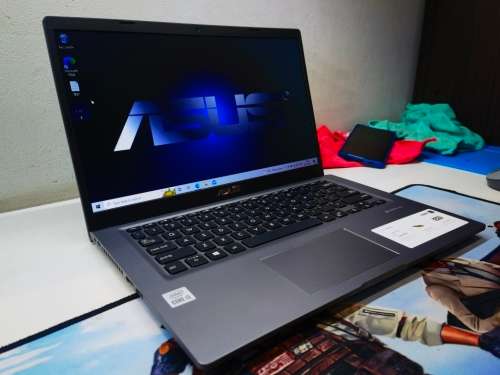 STUNNING!*ASUS X415FA*i3-10110U*10TH GEN*8GB DDR4*1000GB HDD*UHD GRAPHICS