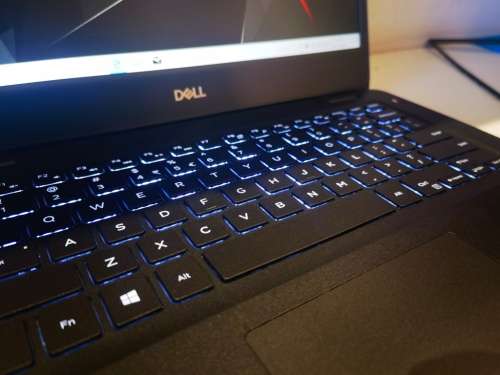 VERY FAST!*8TH GEN QUAD CORE*DELL LATITUDE 3400*i5-8265U*16GB*UHD 620*256GB SSD*FULL HD*WARRANTY