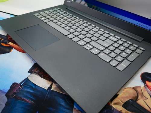FAST!*HIGH SPEC!*QUAD CORE 8th Gen i5*LENOVO 130*i5-8250U*12GB DDR4*480GB SSD*UHD620*