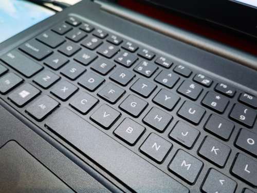 LATE ENTRY-DELL INSPIRON 3567-i7-7500U-HD*16GB DDR4*RADEON R5 M430*256GB SSD*