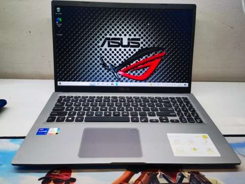 11TH GEN BEAST*VERY FAST!*ASUS VIVOBOOK X515P*i7-1165G7*8GB DDR4*512GB SSD*HD*G7 GRAPHICS