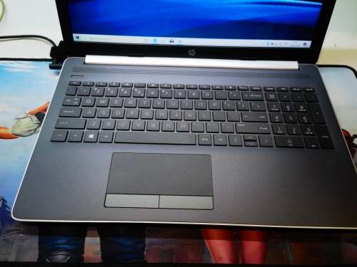 VERY FAST!*STUNNING!*HP NOTEBOOK 15*i5-8250U*8GB DDR4*SAMSUNG EVO 256GB NVME*HD*