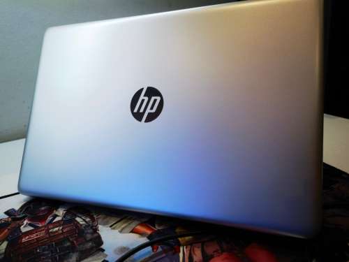 VERY FAST!*STUNNING!*HP NOTEBOOK 15*i5-8250U*8GB DDR4*SAMSUNG EVO 256GB NVME*HD*