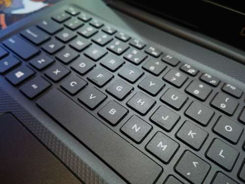 VERY FAST!*HIGH SPEC!*DELL VOSTRO 3590*i3-10110u*8GB DDR4*256GB SSD*HD*WARRANTY