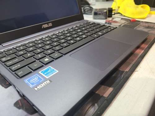 OFFICE/SCHOOL*ASUS E203N*CPU N3350*4GB RAM*64GB SSD*HD