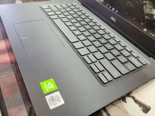 BEAST!*HIGH SPEC!*DELL VOSTRO 5490*i7-10510u*8GB DDR4*256GB SSD*FHD*IR*NVIDIA GEFORCE!*