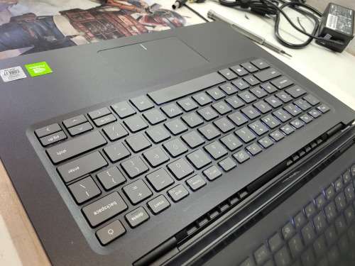 BEAST!*HIGH SPEC!*DELL VOSTRO 5490*i7-10510u*8GB DDR4*256GB SSD*FHD*IR*NVIDIA GEFORCE!*