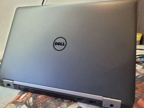 BEAST SPEC!*DELL LATITUDE E5570*i7-6820HQ*16GB*256GB SSD*FHD*RADEON R7