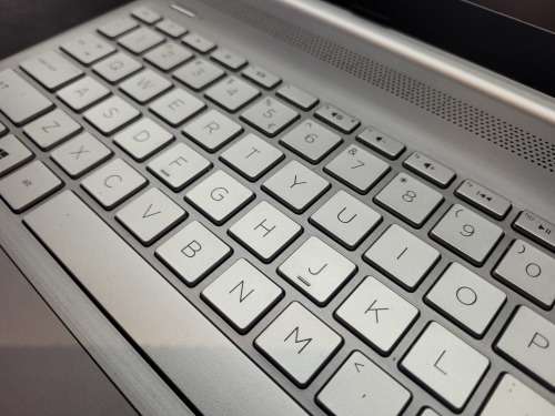 11TH GEN BEAST!*11TH GEN*HP NOTEBOOK 15*i5-1135G7*8GB DDR4*512GB SSD*1TB HDD*FHD*G7 GRAPHICS*