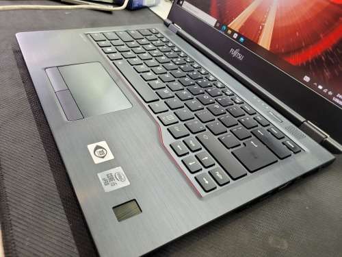 *High Spec Beast!*FUJITSU LIFEBOOK 7U14A1*i5-10310U*8GB DDR4*512GB SSD*FHD*BACKLIT*