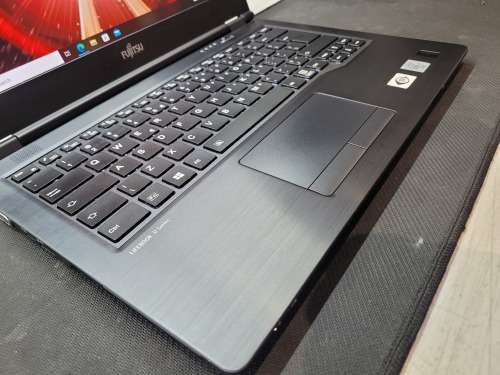 *High Spec Beast!*FUJITSU LIFEBOOK 7U14A1*i5-10310U*8GB DDR4*512GB SSD*FHD*BACKLIT*