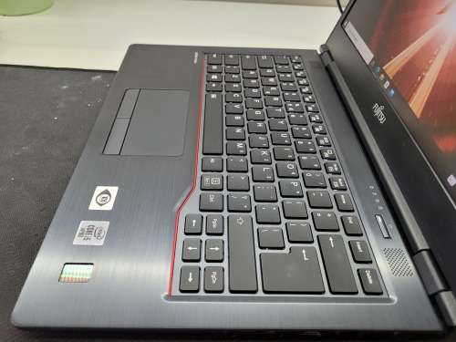 *High Spec Beast!*FUJITSU LIFEBOOK 7U14A1*i5-10310U*8GB DDR4*512GB SSD*FHD*BACKLIT*