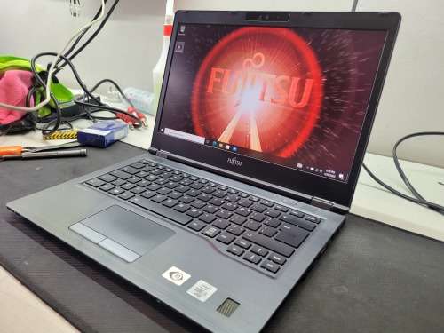 *High Spec Beast!*FUJITSU LIFEBOOK 7U14A1*i5-10310U*8GB DDR4*512GB SSD*FHD*BACKLIT*