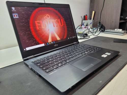 *High Spec Beast!*FUJITSU LIFEBOOK 7U14A1*i5-10310U*8GB DDR4*512GB SSD*FHD*BACKLIT*