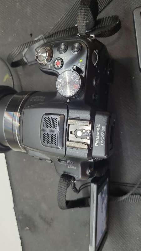 EXCELLENT!*PANASONIC LUMIX  DMC-FZ200*12.MP*TOUCHSCREEN*24X OPTICAL*