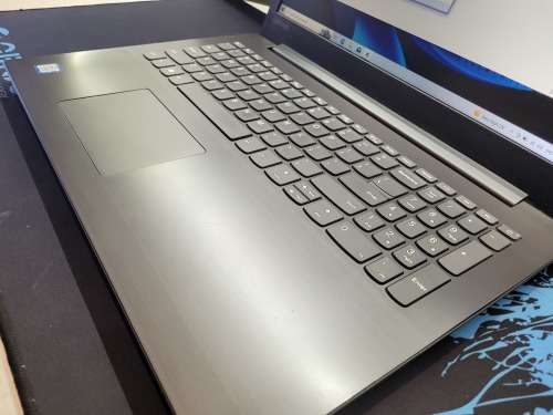 EXCELLENT, FAST!*QUAD CORE 8TH GEN*LENOVO IDEAPAD 330*i5-8250U*FHD*8GB DDR4*240GB SSD*UHD 620