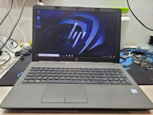VERY FAST!*HP 250 G7*8TH GEN i5*I5-8265u*8GB*240GB SSD*UHD620*DVD