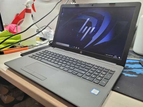 VERY FAST!*HP 250 G7*8TH GEN i5*I5-8265u*8GB*240GB SSD*UHD620*DVD