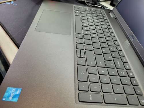 VERY FAST!*11TH GEN BEAST!*DELL LATITUDE 3520*i3-1115G4*8GB DDR4*256GB SSD*HD*