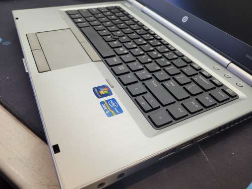 *Excellent & Fast*HP ELITEBOOK 8460p*i5-2520m*8GB DDR3*256GB SSD*HD+DISPLAY*
