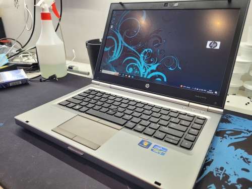 *Excellent & Fast*HP ELITEBOOK 8460p*i5-2520m*8GB DDR3*256GB SSD*HD+DISPLAY*