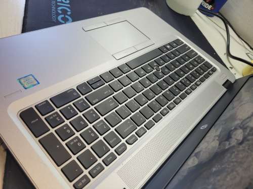 HP ELITEBOOK 850 G4*i7-7500U*16GB DDR4*256gb NVME*FHD*4G LTE*BANG/OLUFSEN