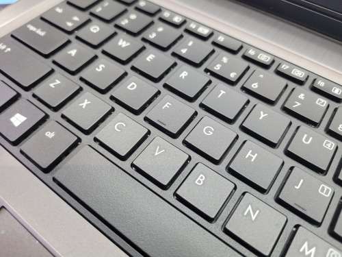 VERY FAST!*HP PROBOOK 6470b*i5-3340m*8GB*240GB SSD*HD+ DISPLAY*DVD