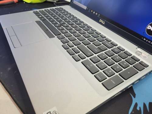 Absolute Beast!*10TH GEN i5*DELL LATITUDE 5511*i5-10400H*16GB DDR4*256GB NVME SSD*FHD