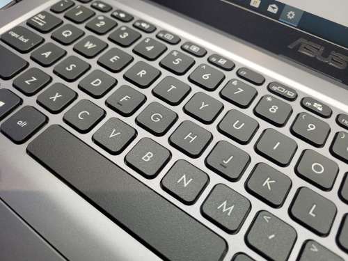 late entry!*HIGH SPEC!*10TH GEN!*ASUS VIVOBOOK X509*i5-1035G1*8GB DDR4*256GB SSD*HD
