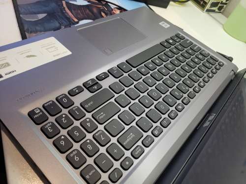 late entry!*HIGH SPEC!*10TH GEN!*ASUS VIVOBOOK X509*i5-1035G1*8GB DDR4*256GB SSD*HD