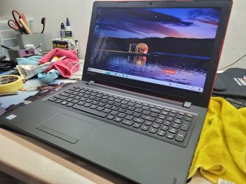 VERY FAST!*HIGH SPEC!*STUNNING!*LENOVO IDEAPAD 300*i5-6200*8GB RAM*256GB SSD*