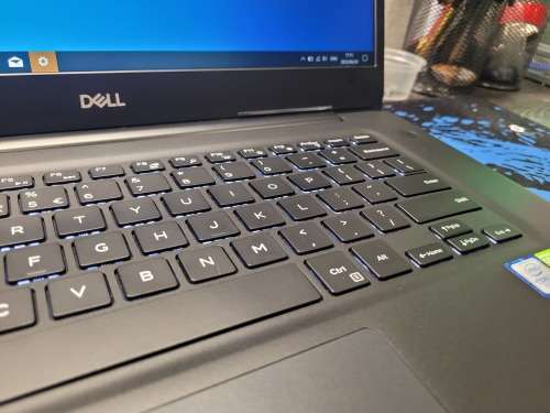 FAST!*HIGH SPEC!*DELL VOSTRO 5581*i7-8565U*NVIDIA GEFORCE*16GB RAM*256GB SSD*FHD