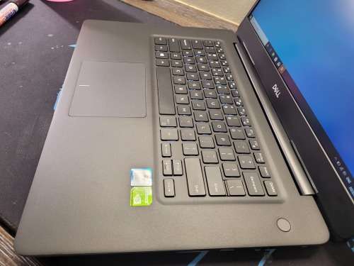 FAST!*HIGH SPEC!*DELL VOSTRO 5581*i7-8565U*NVIDIA GEFORCE*16GB RAM*256GB SSD*FHD
