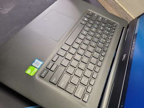 FAST!*HIGH SPEC!*DELL VOSTRO 5581*i7-8565U*NVIDIA GEFORCE*16GB RAM*256GB SSD*FHD