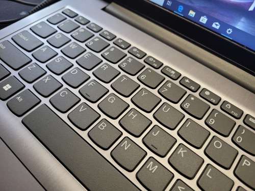 BEAST!*11TH GEN i7!*LENOVO IDEPASD 3*i7-1165G7*8GB DDR4*500GB NVME*FHD*21 MONTHS WARRANTY